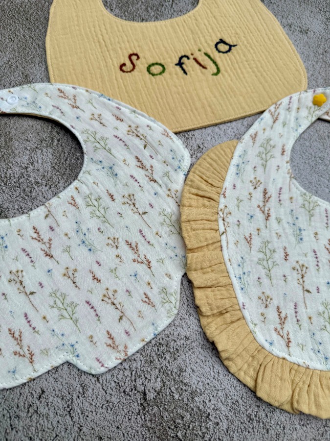 Eco medvilnės seilinukai SMILGELĖS, 3 vnt. Kompl. Eco medvilnės seilinukai SMILGELĖS, 3 vnt. Kompl.